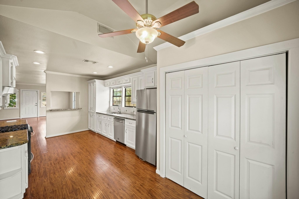 608 Northwood Street - Photo 10