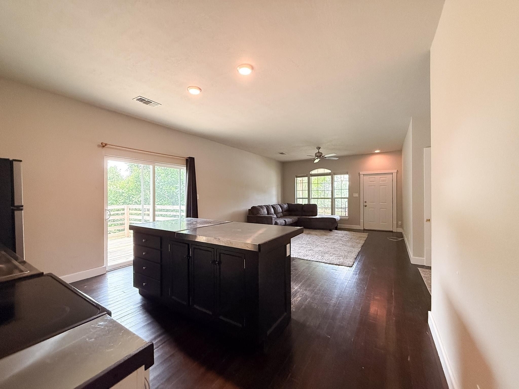 209 Joseph Street - Photo 4