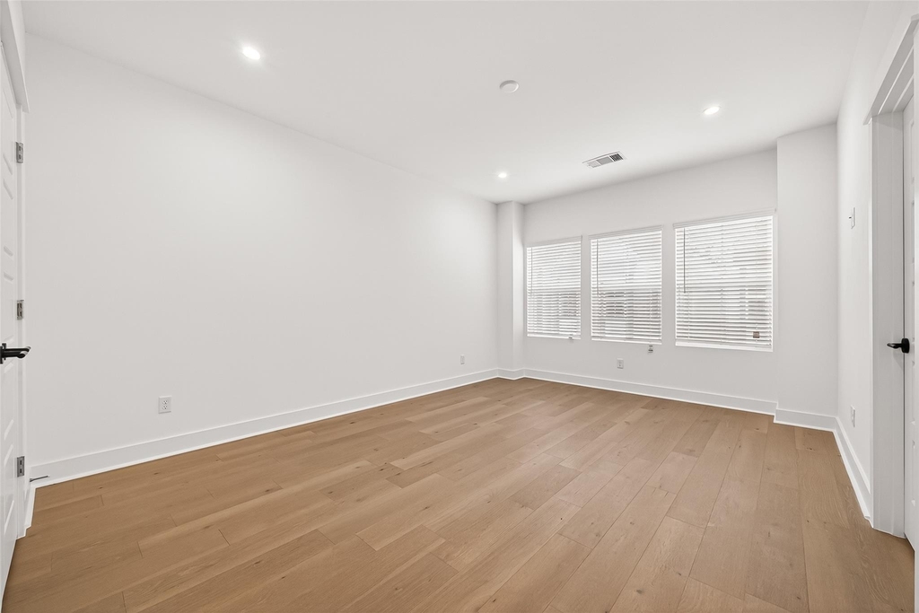 328 Neyland Street - Photo 11