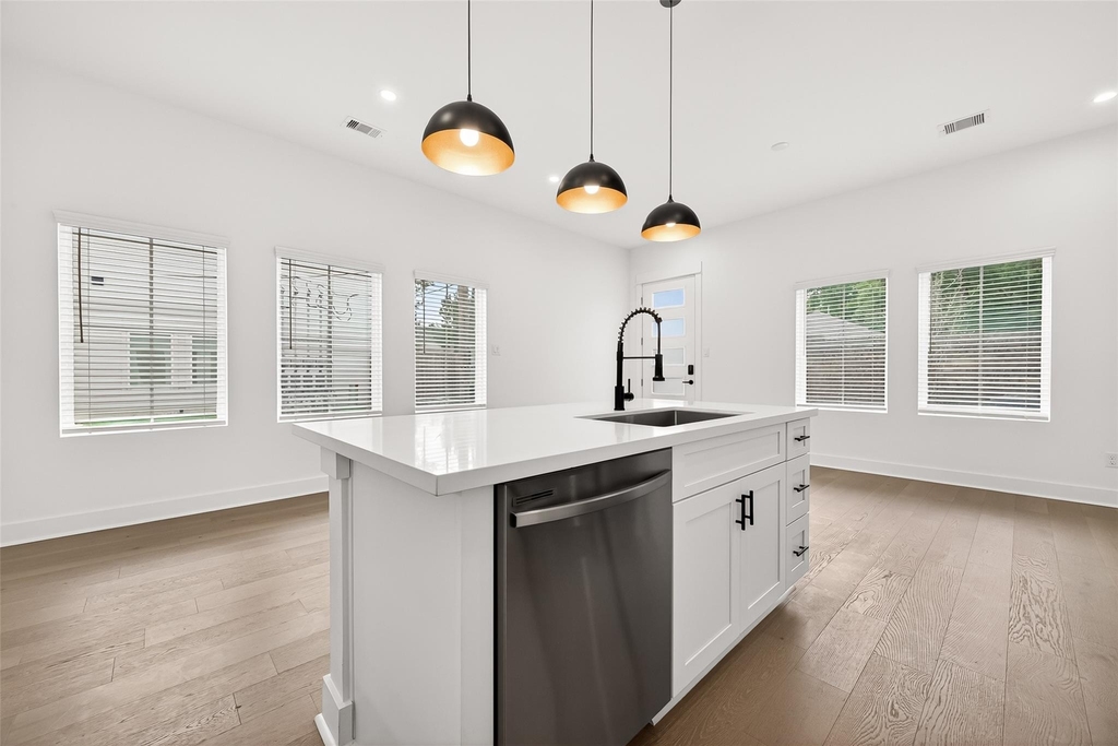 328 Neyland Street - Photo 7