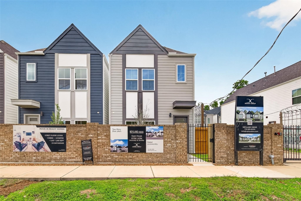 328 Neyland Street - Photo 0