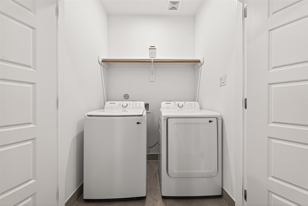 328 Neyland Street - Photo 17