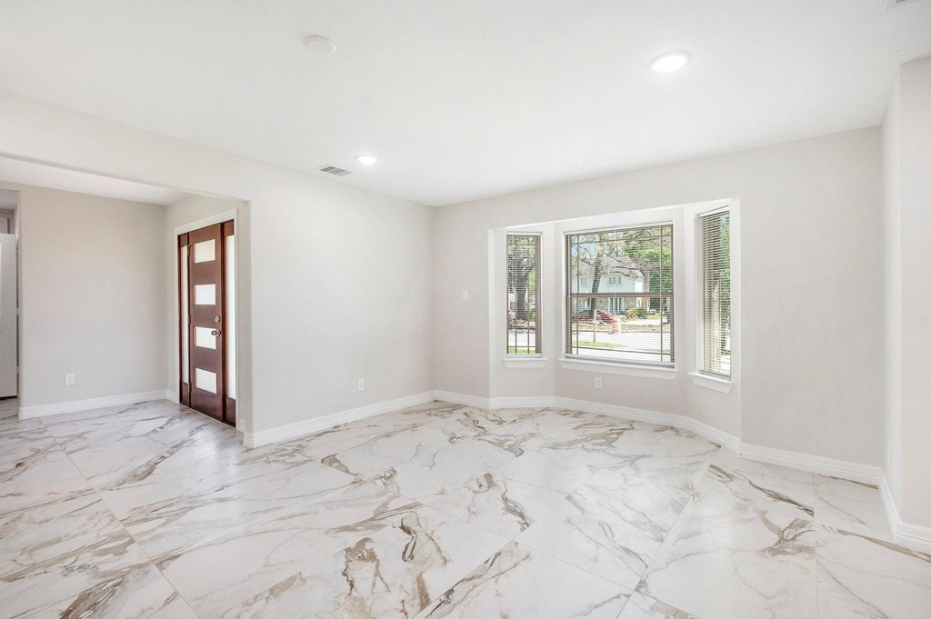 7711 Antoine Drive - Photo 5