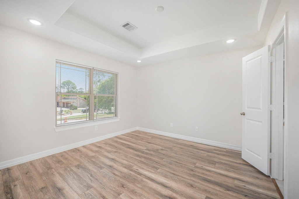 7711 Antoine Drive - Photo 18