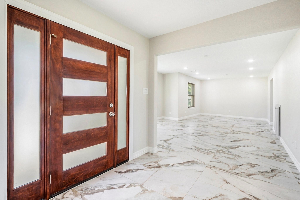 7711 Antoine Drive - Photo 4