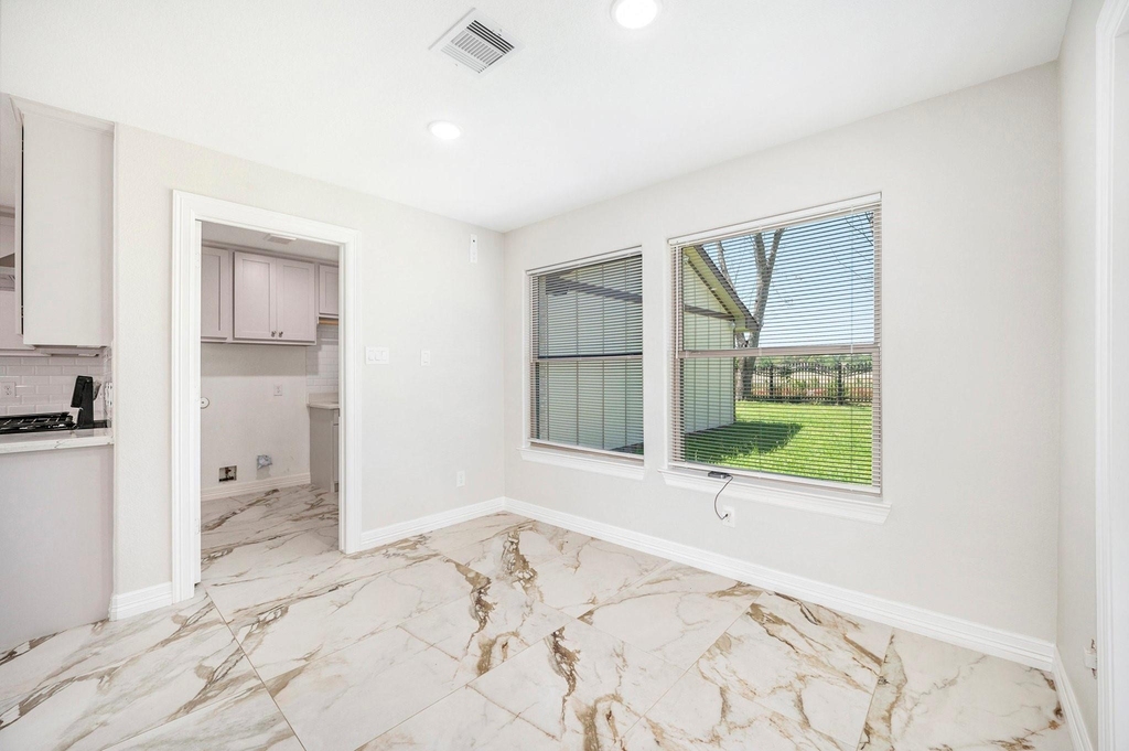 7711 Antoine Drive - Photo 9