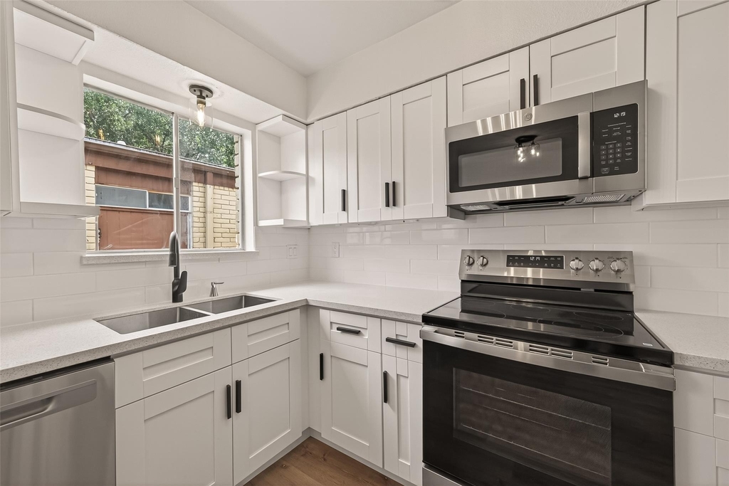 7714 Renwick Drive - Photo 7