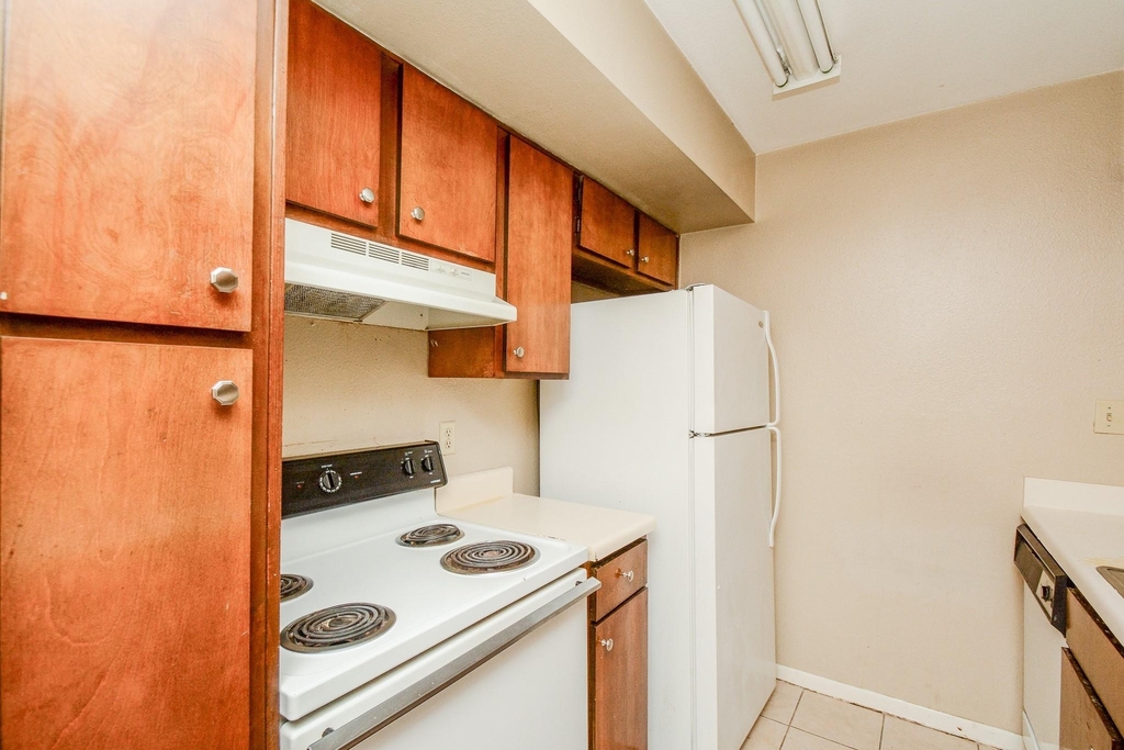 8519 Hearth Boulevard - Photo 8