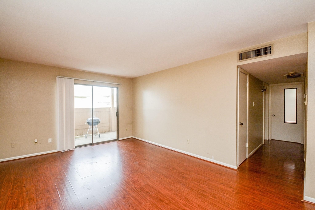 8519 Hearth Boulevard - Photo 12