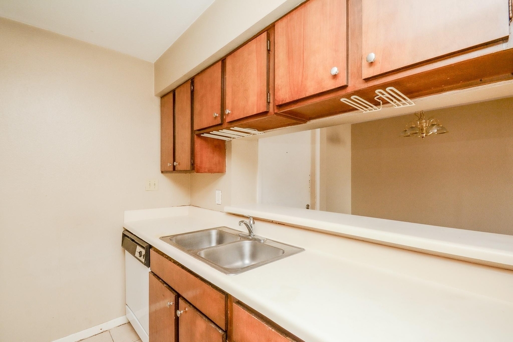 8519 Hearth Boulevard - Photo 9