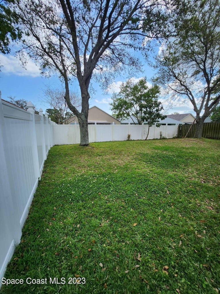 2891 Stratford Pointe Drive - Photo 2