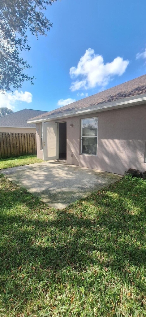 2891 Stratford Pointe Drive - Photo 5