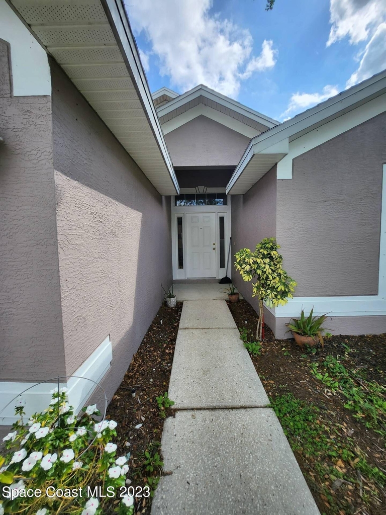 2891 Stratford Pointe Drive - Photo 1