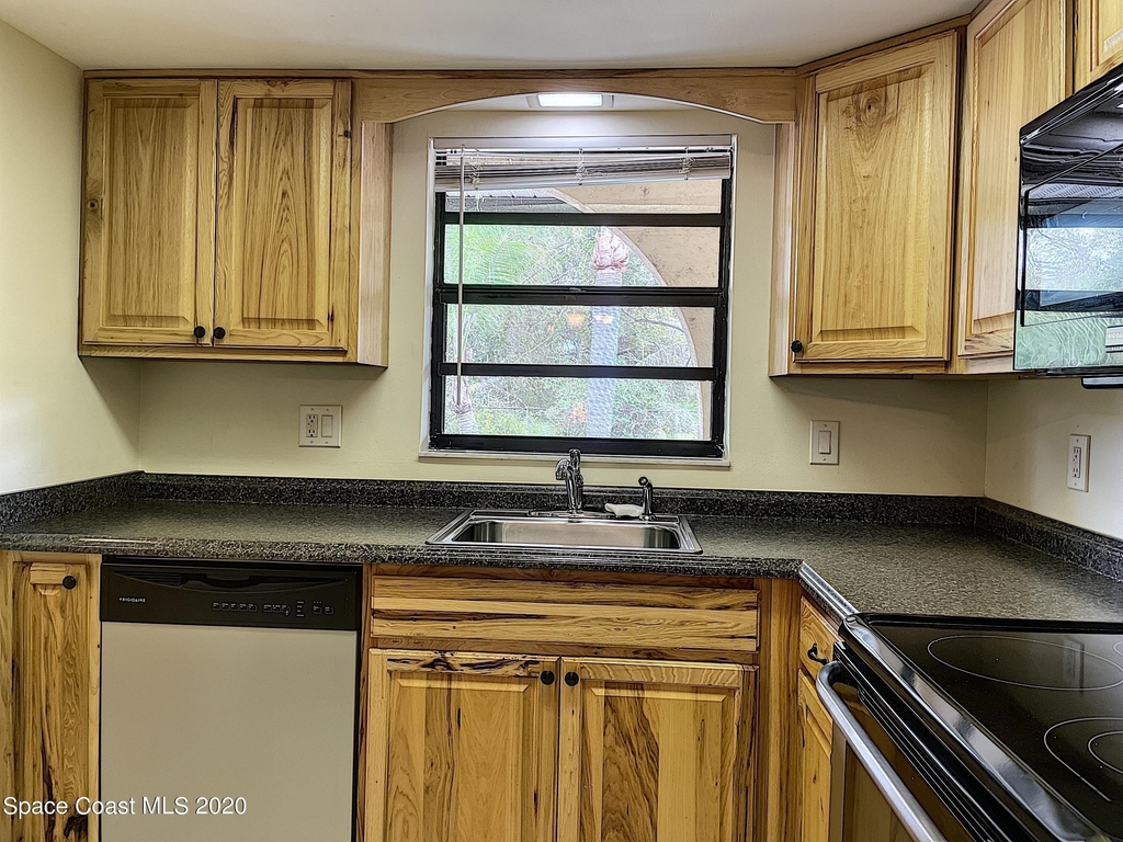 205 Palmetto Avenue - Photo 8