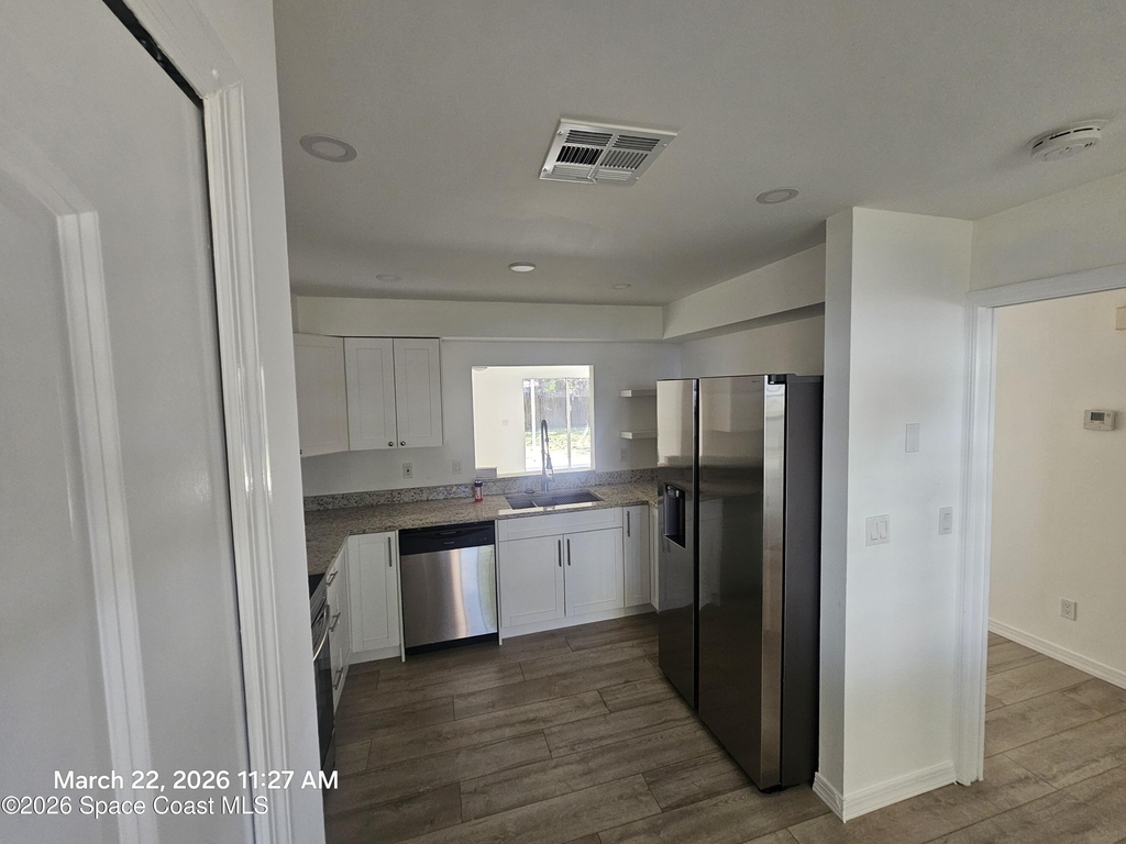 1406 36th Avenue - Photo 4