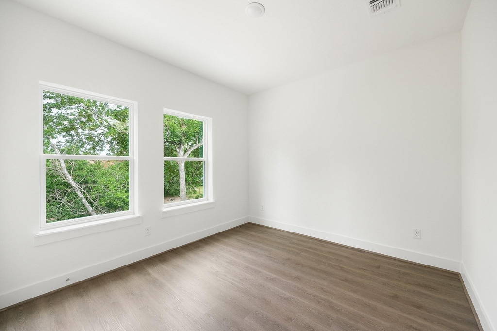 835 Paul Quinn Street - Photo 6
