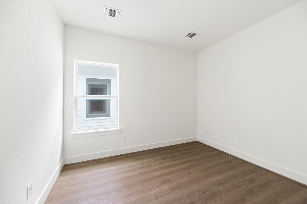 835 Paul Quinn Street - Photo 8