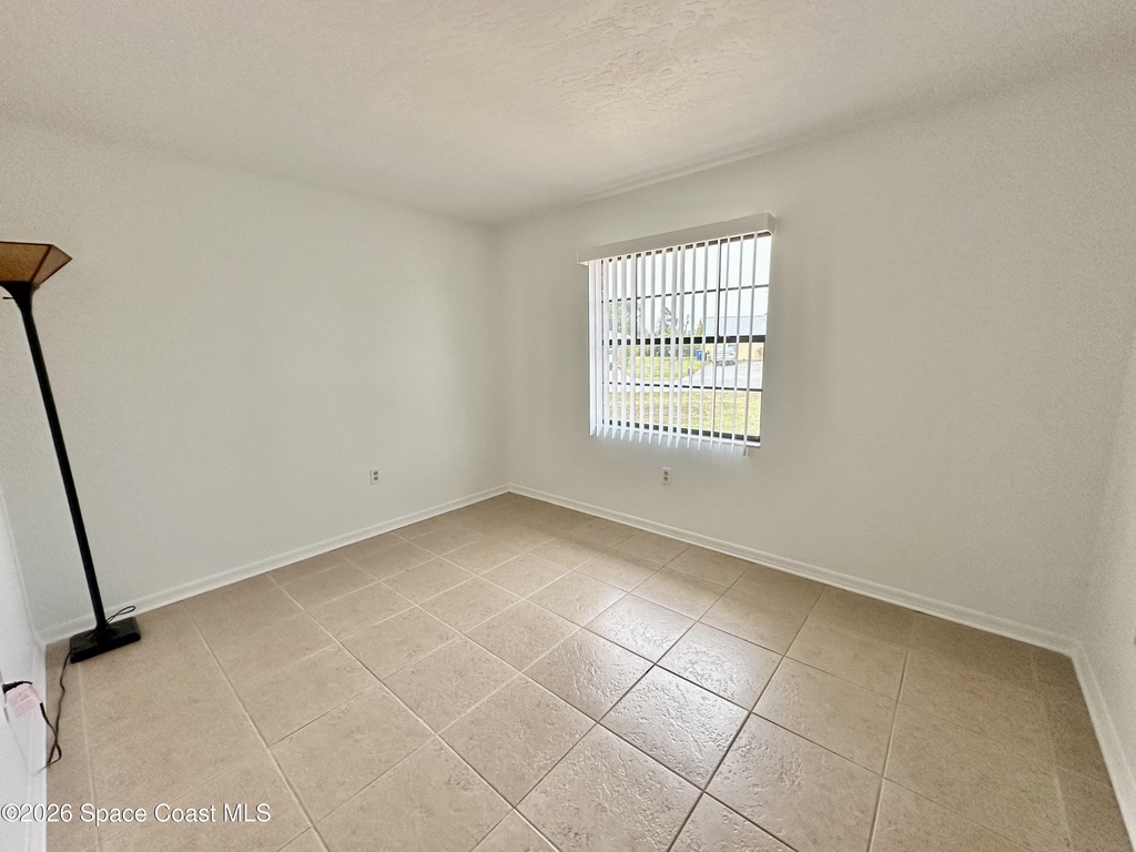 522 Karney Avenue Ne - Photo 7