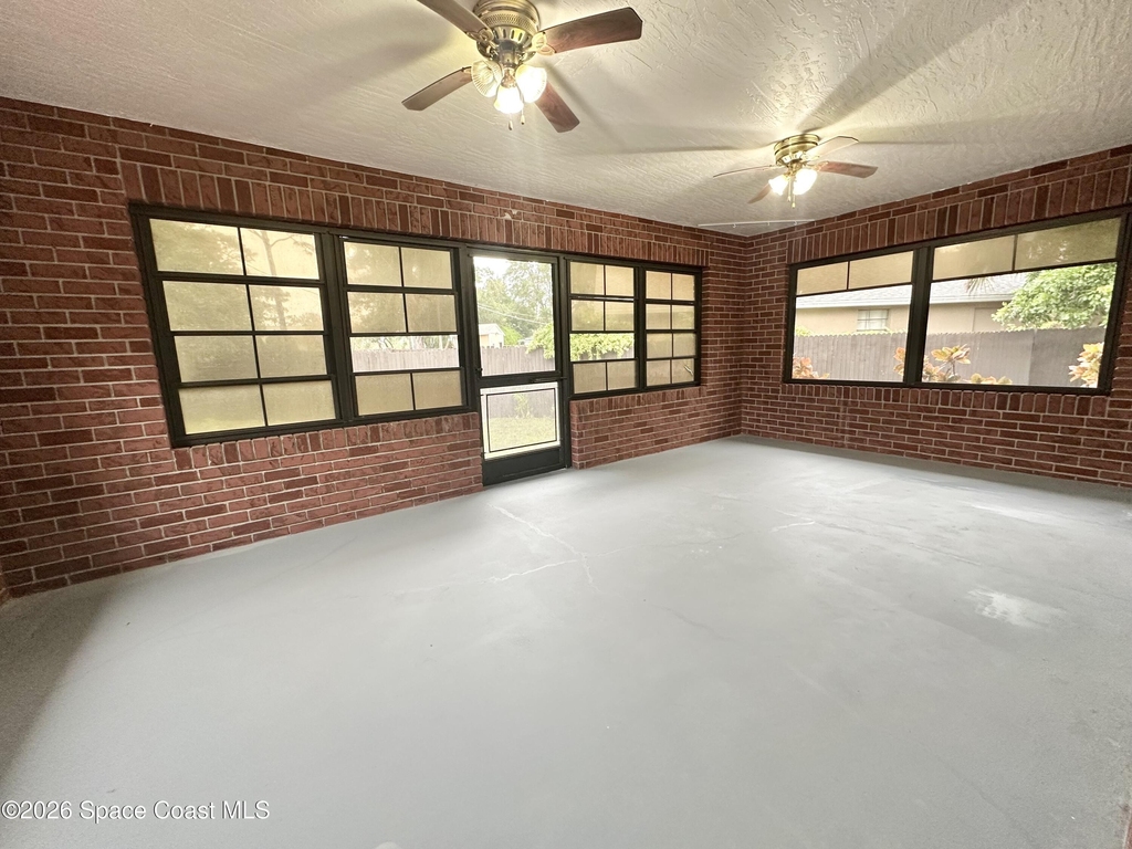 522 Karney Avenue Ne - Photo 14