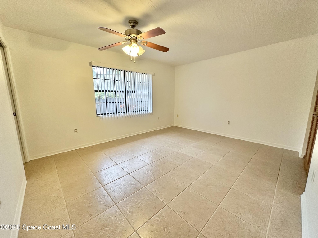 522 Karney Avenue Ne - Photo 3