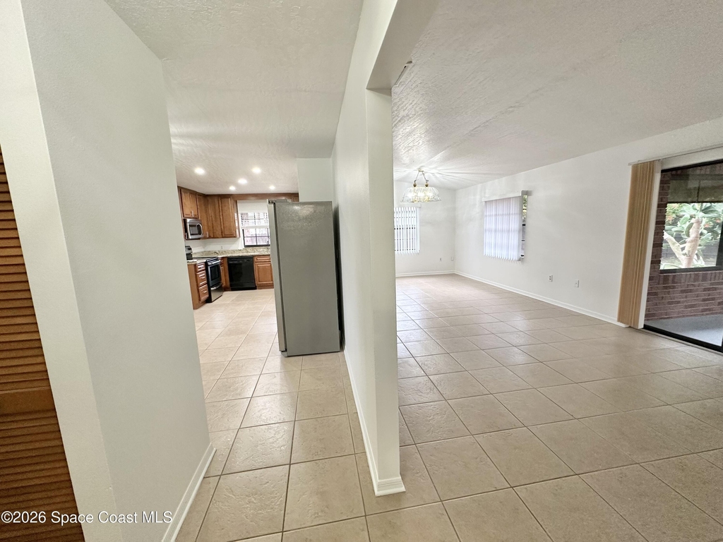 522 Karney Avenue Ne - Photo 2