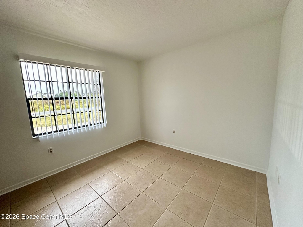 522 Karney Avenue Ne - Photo 8