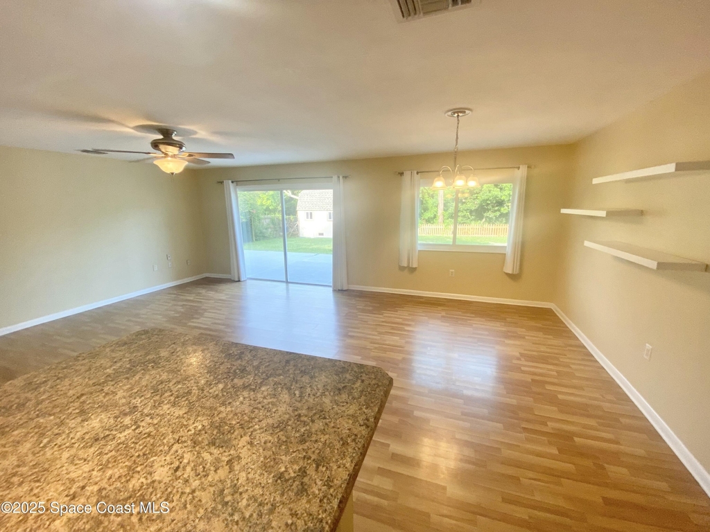 784 Alcazar Avenue - Photo 2
