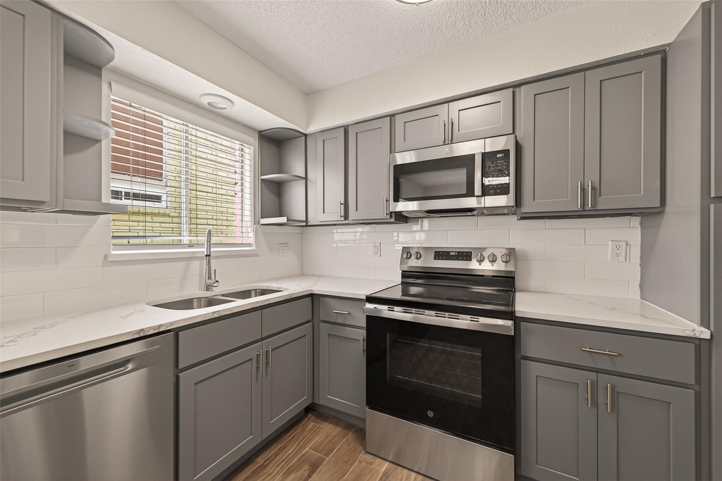 7714 Renwick Drive - Photo 8