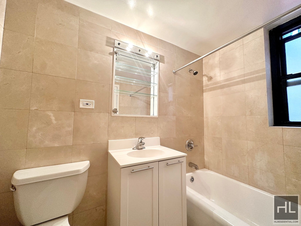 East 55 Street - Photo 7