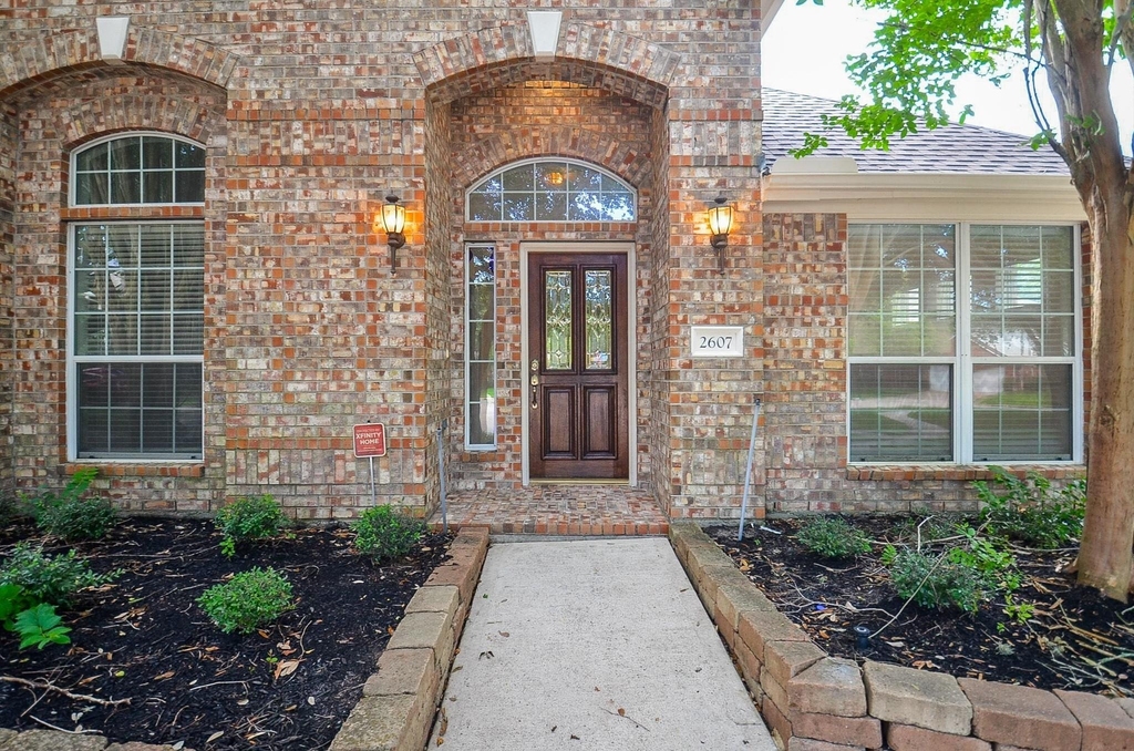 2607 Grand Plantation Court - Photo 2