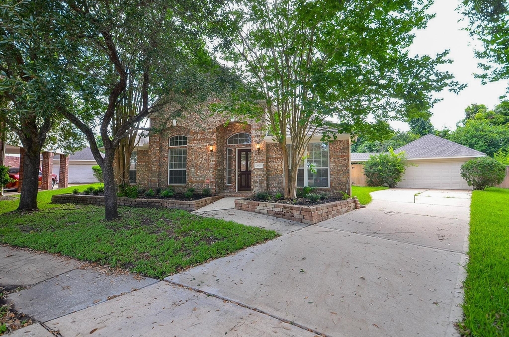 2607 Grand Plantation Court - Photo 1