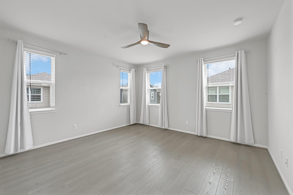 1528 Lakeline Oak Drive - Photo 12