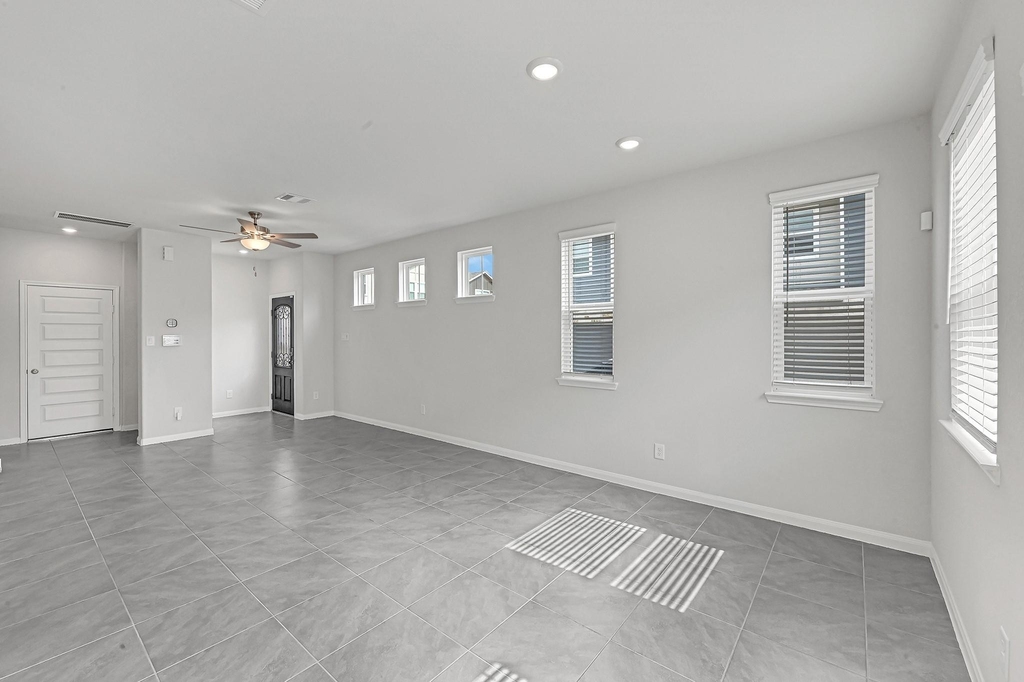 1528 Lakeline Oak Drive - Photo 3