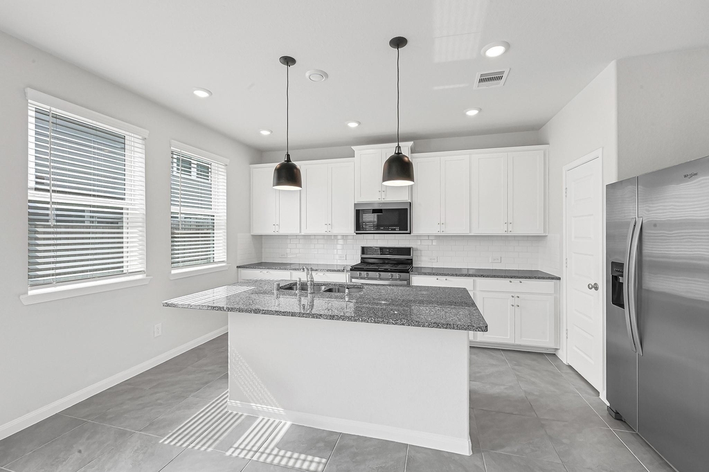 1528 Lakeline Oak Drive - Photo 5