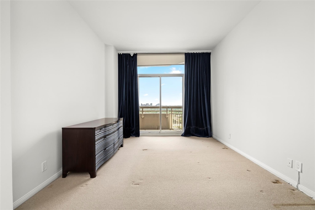 14 Greenway Plaza - Photo 11