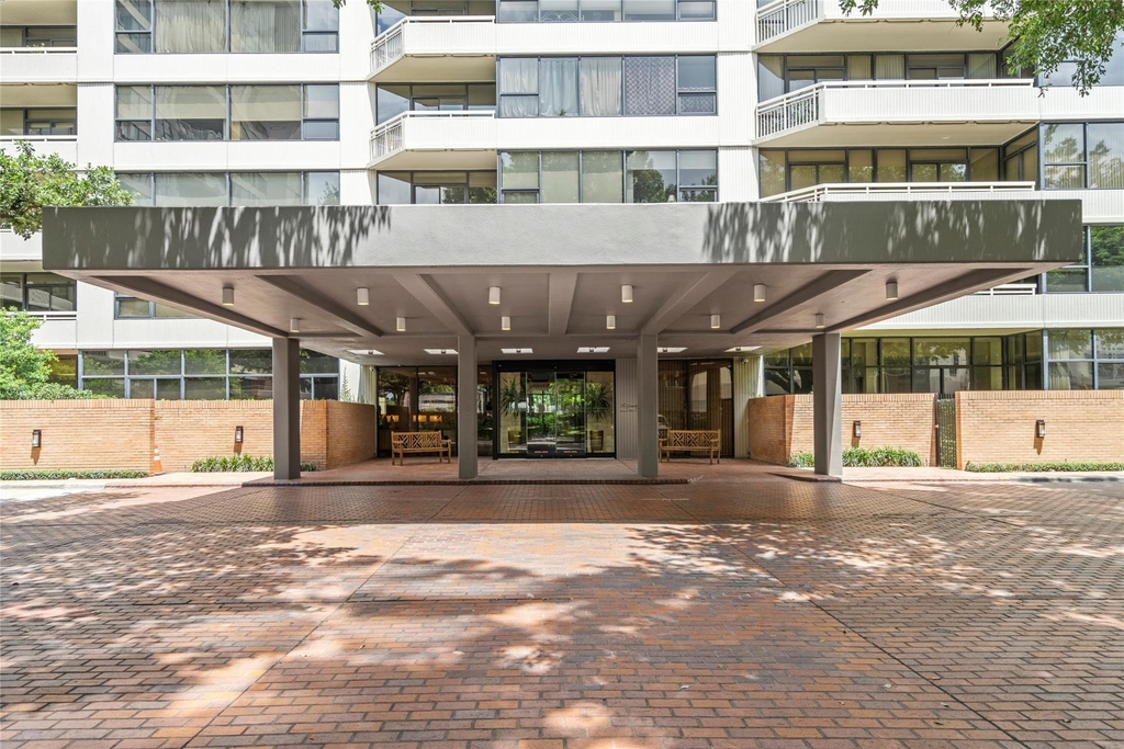 14 Greenway Plaza - Photo 0