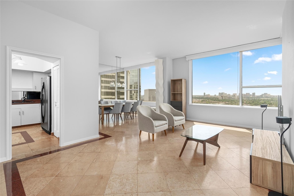 14 Greenway Plaza - Photo 0