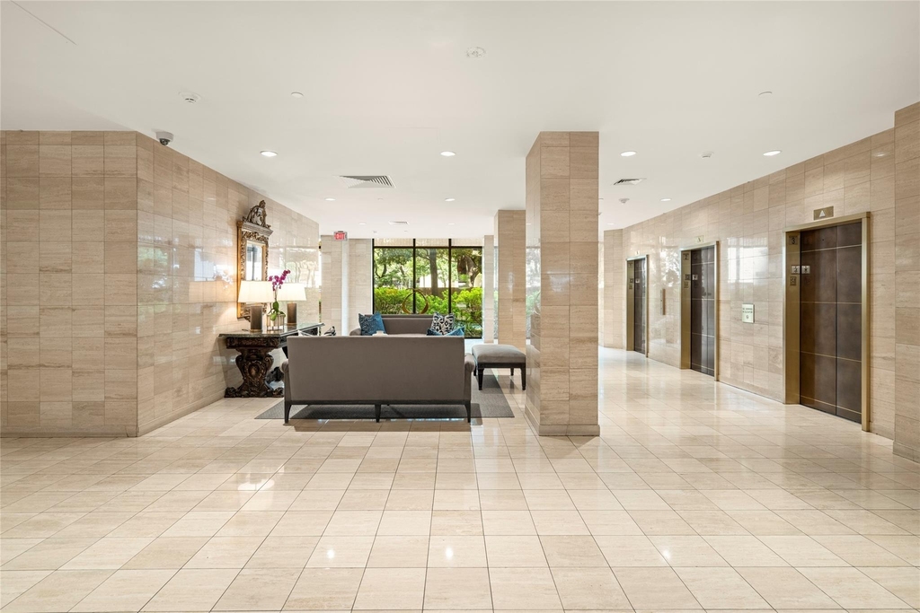 14 Greenway Plaza - Photo 18