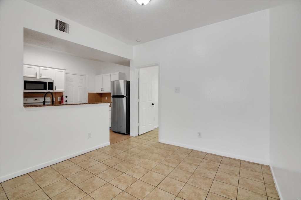 6933 Liverpool Street - Photo 7