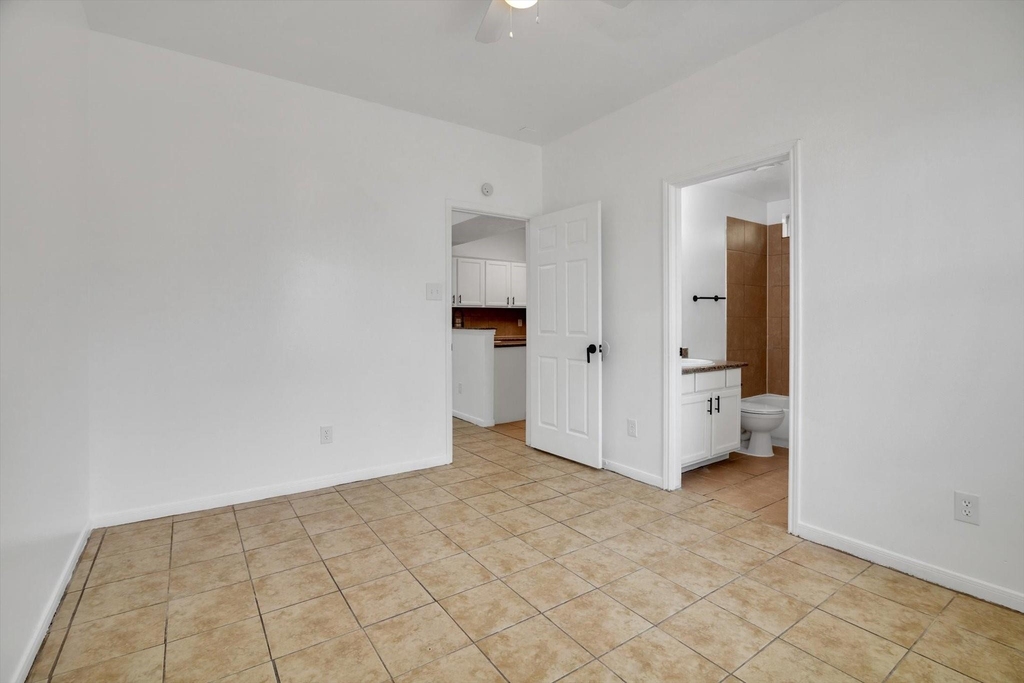 6933 Liverpool Street - Photo 11
