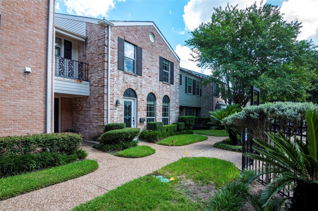 12979 Trail Hollow Drive - Photo 0
