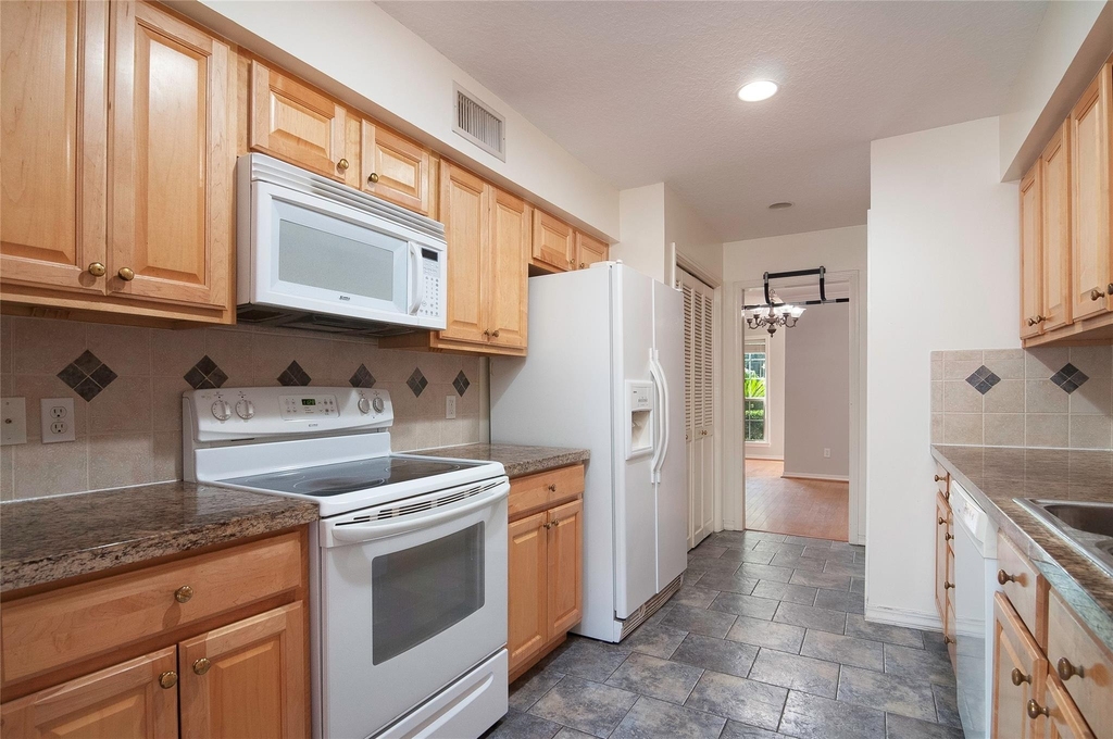 12979 Trail Hollow Drive - Photo 8