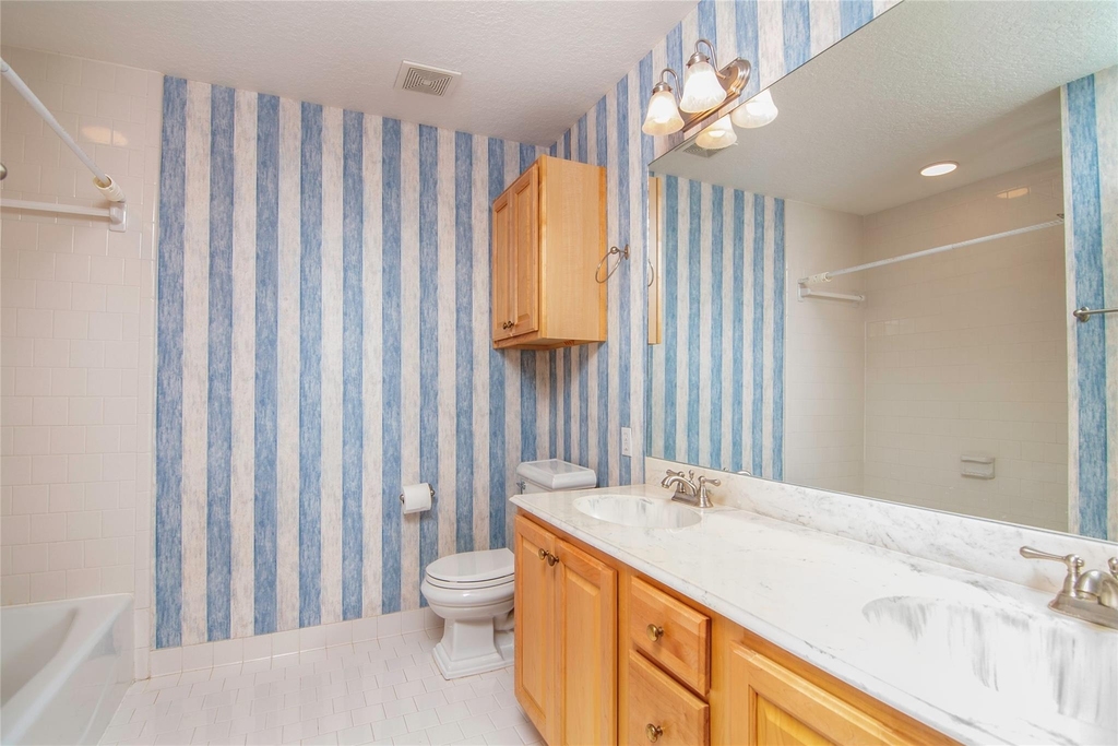 12979 Trail Hollow Drive - Photo 14