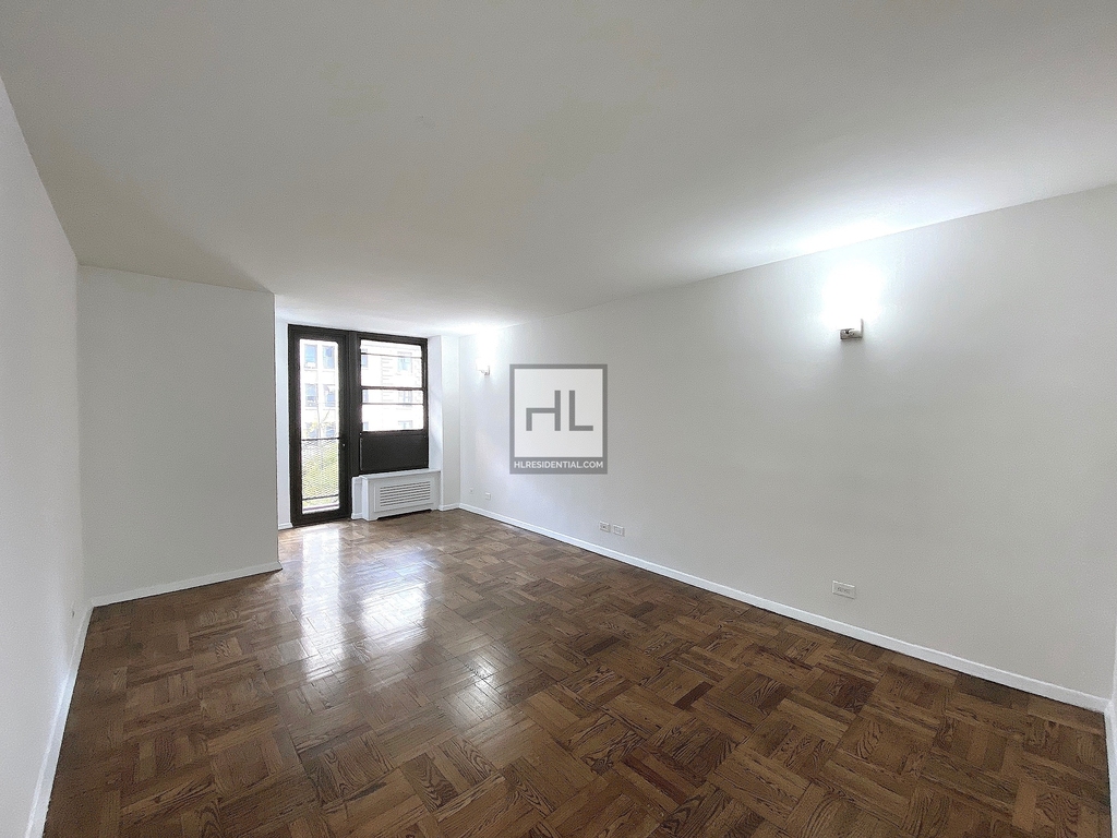 East 35th Street - Photo 2
