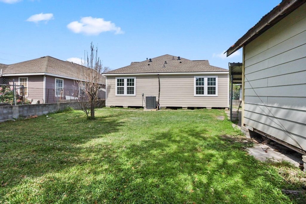 6618 Avenue N - Photo 23