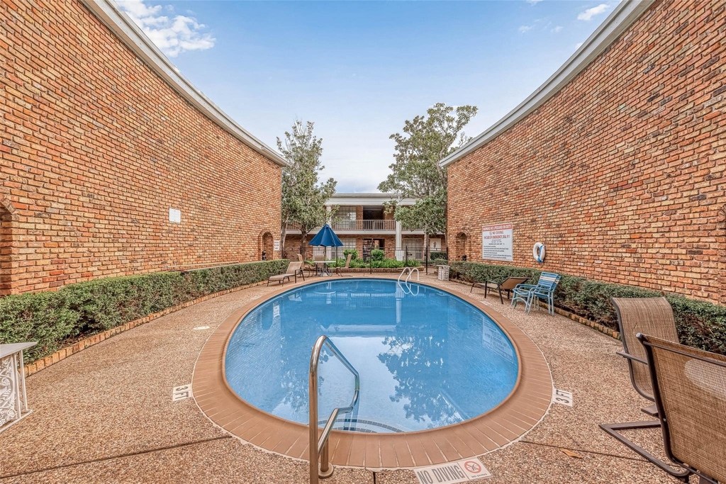 2201 Fountain View Drive - Photo 20