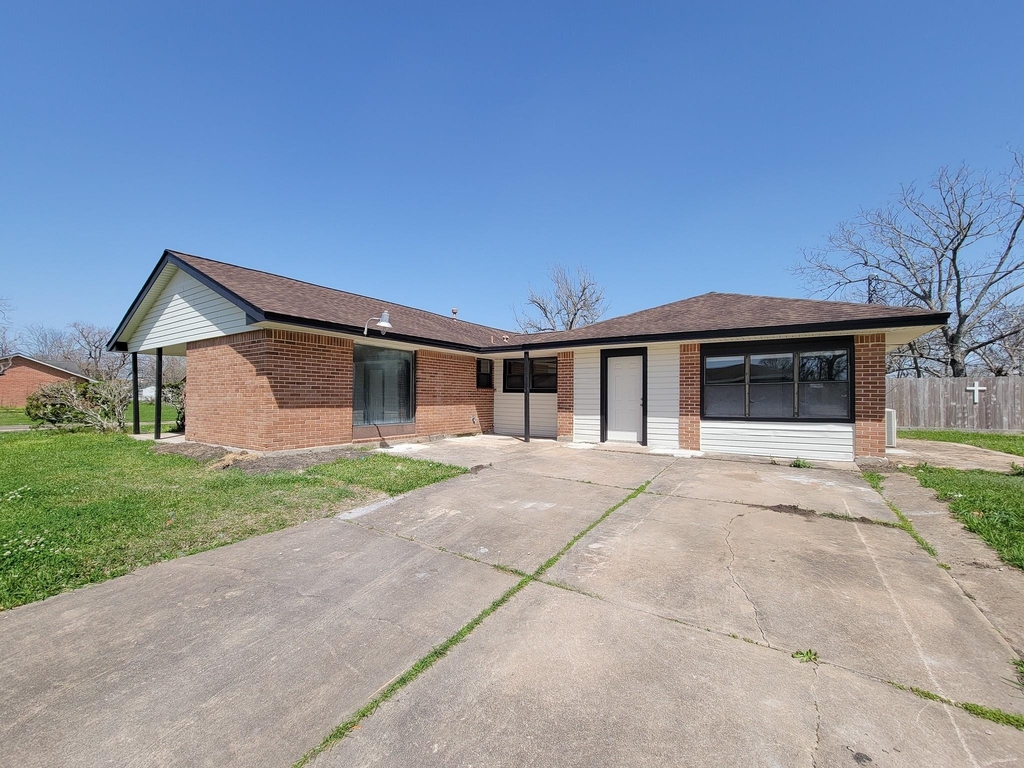 133 S Yaupon Street - Photo 0