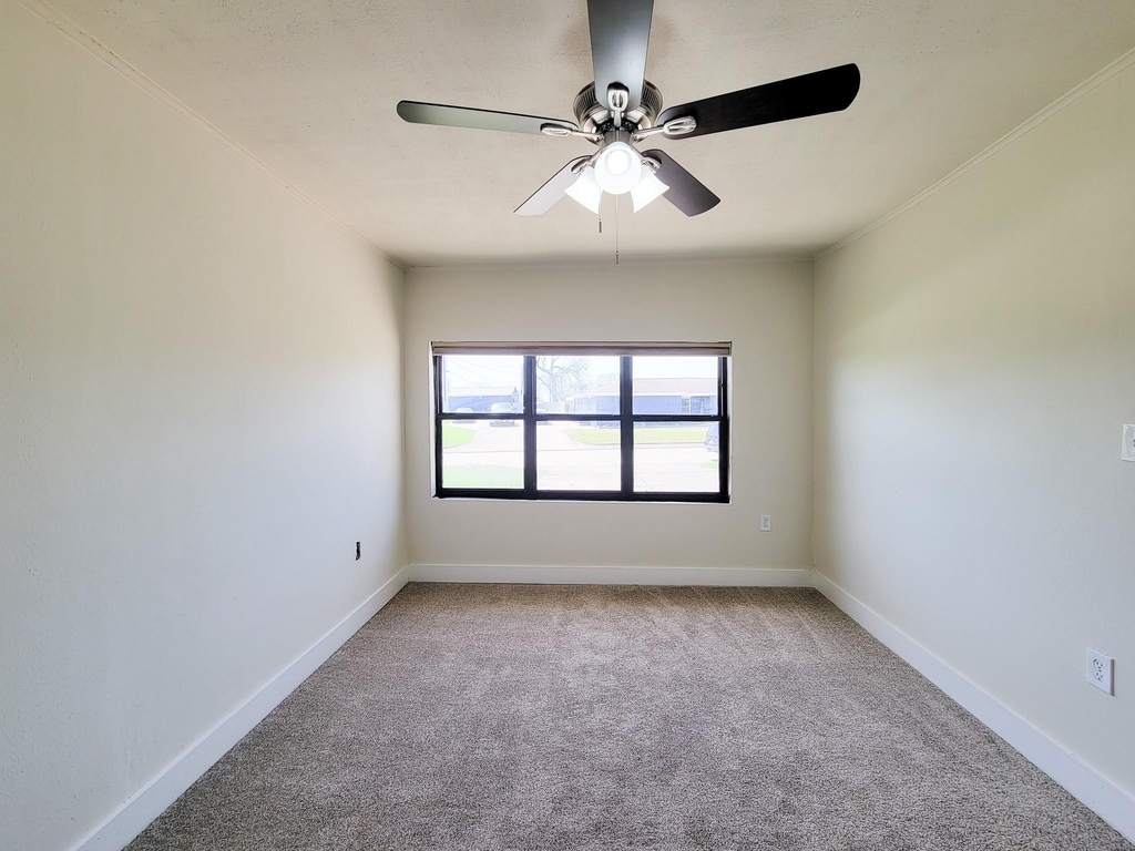 133 S Yaupon Street - Photo 23