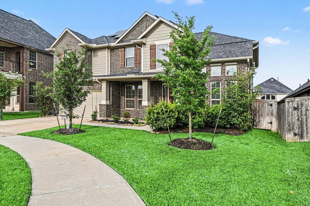2107 Brooke Avery Drive - Photo 2