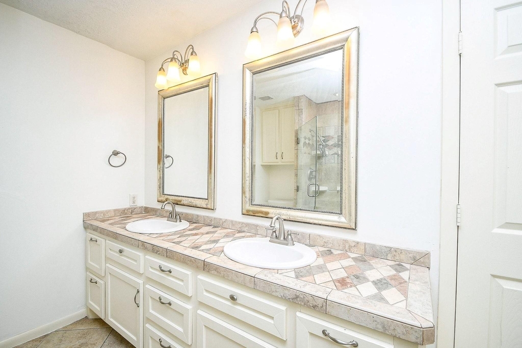 6702 Spring Leaf Drive - Photo 17